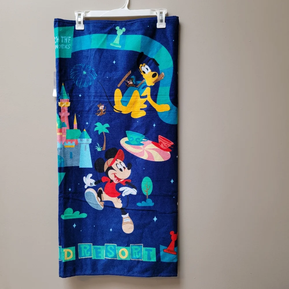 DISNEY BEACH TOWEL